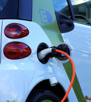 Az elektromos autók fogyasztását is feltüntetik a benzinkutakon