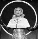 Közönségkedvenc dallal és videoklippel indította az évet Adele