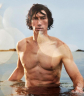 Parfümöt reklámoz Adam Driver