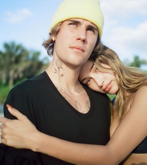 Hailey Bieber reagált a pletykákra, melyek szerint férje rosszul bánik vele